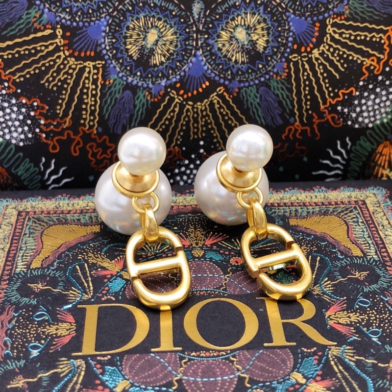 chr1st1an D10r earrings